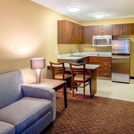 Microtel Inn & Suites By Wyndham Red Deer Eksteriør bilde