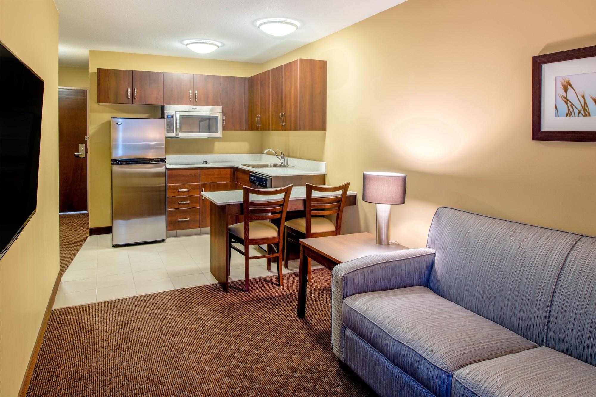 Microtel Inn & Suites By Wyndham Red Deer Eksteriør bilde