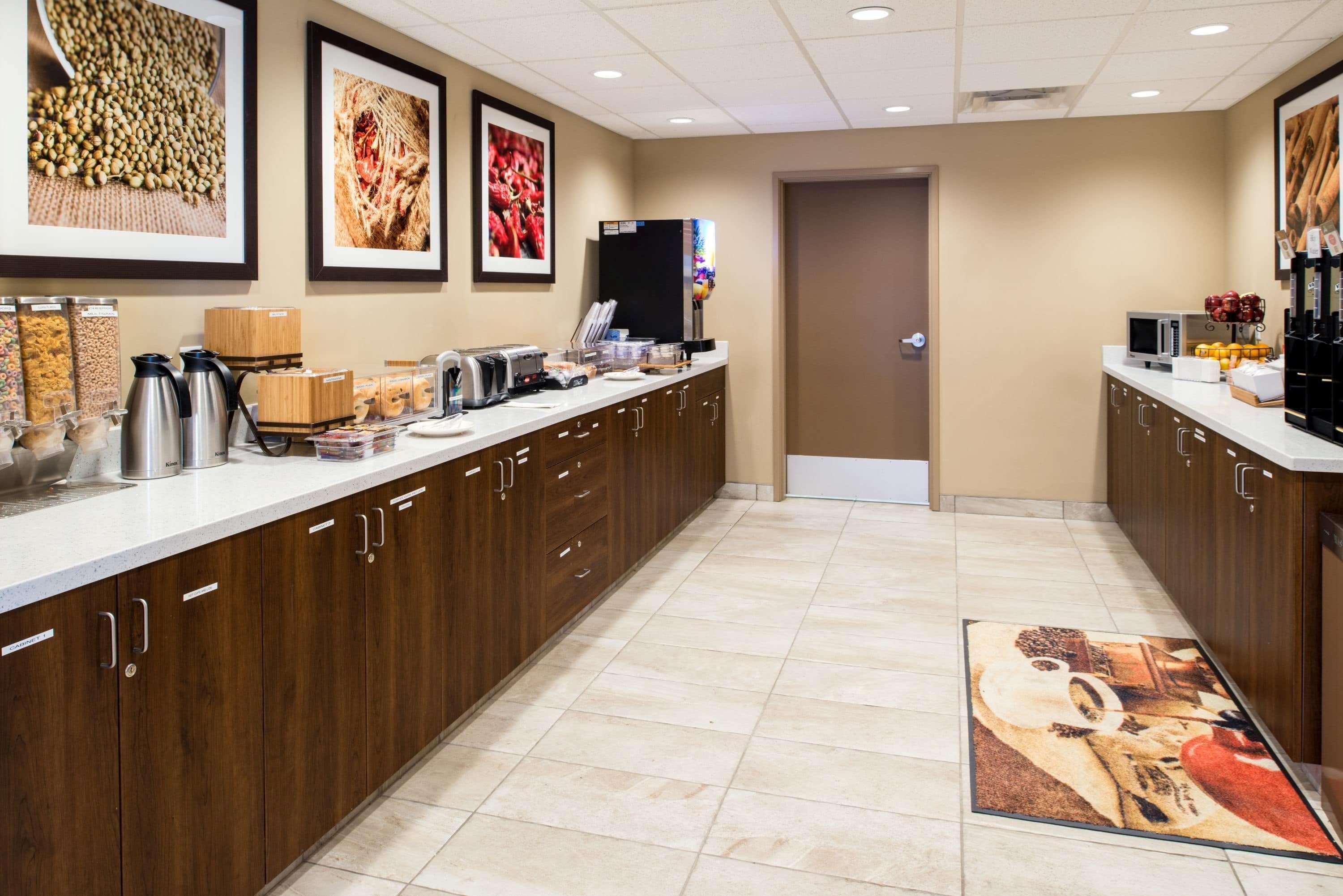 Microtel Inn & Suites By Wyndham Red Deer Eksteriør bilde